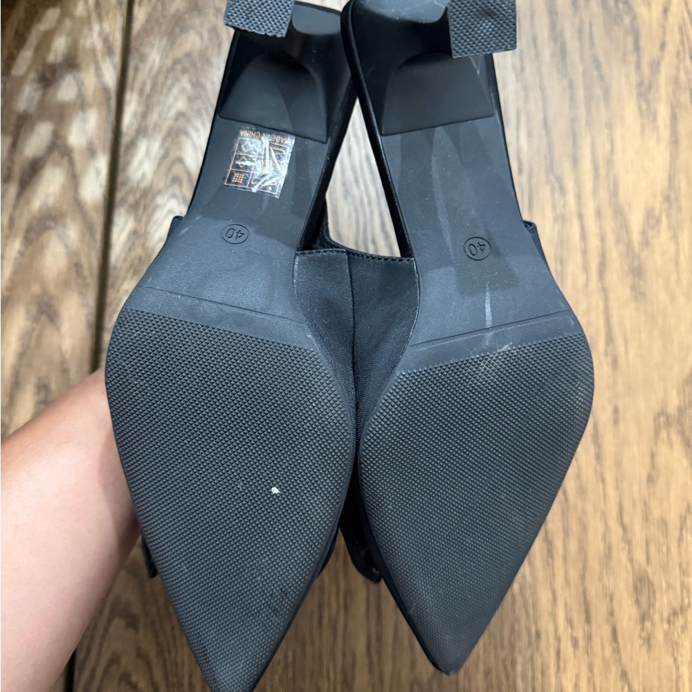 SHEIN Black Slingback Heels with Bow Accent - Picture 5 of 5